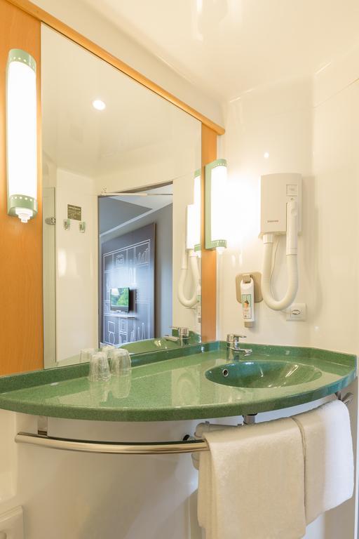 Ibis Geneve Aeroport Hotel 2*