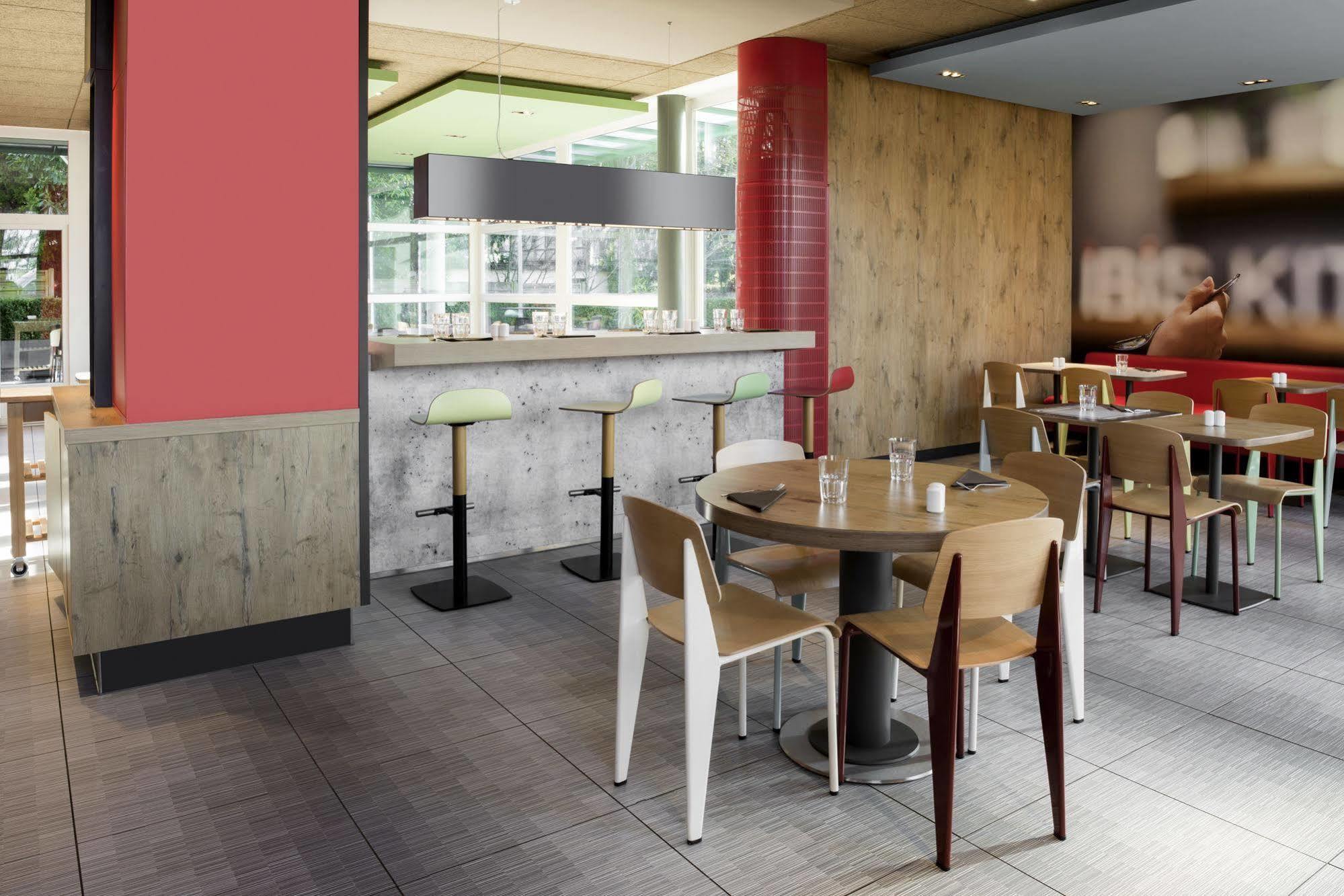 Ibis Geneve Aeroport Hotel 2*